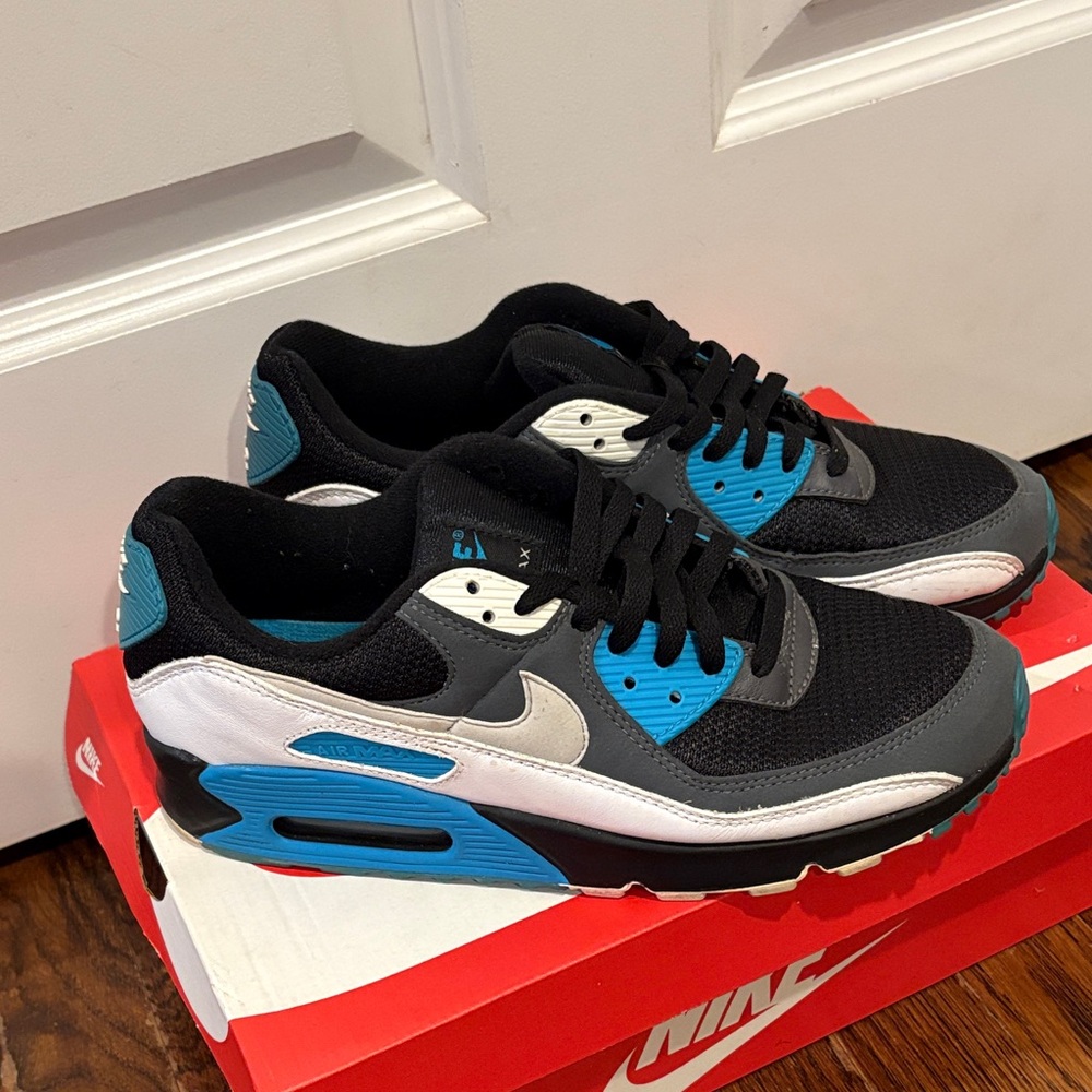 Nike Men’s Black, Blue, and White Sneakers